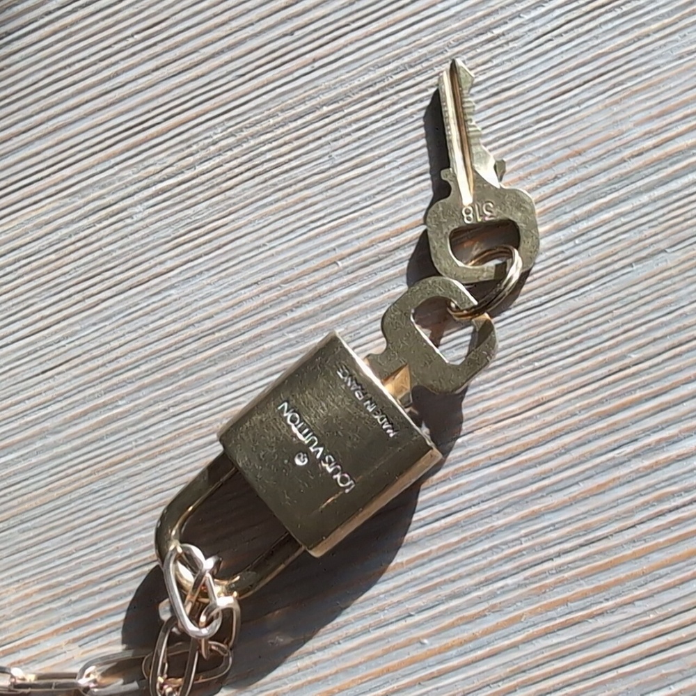 Louis Vuitton Lock & 2 Keys #318, on paper clip chain. - Picture 3 of 3